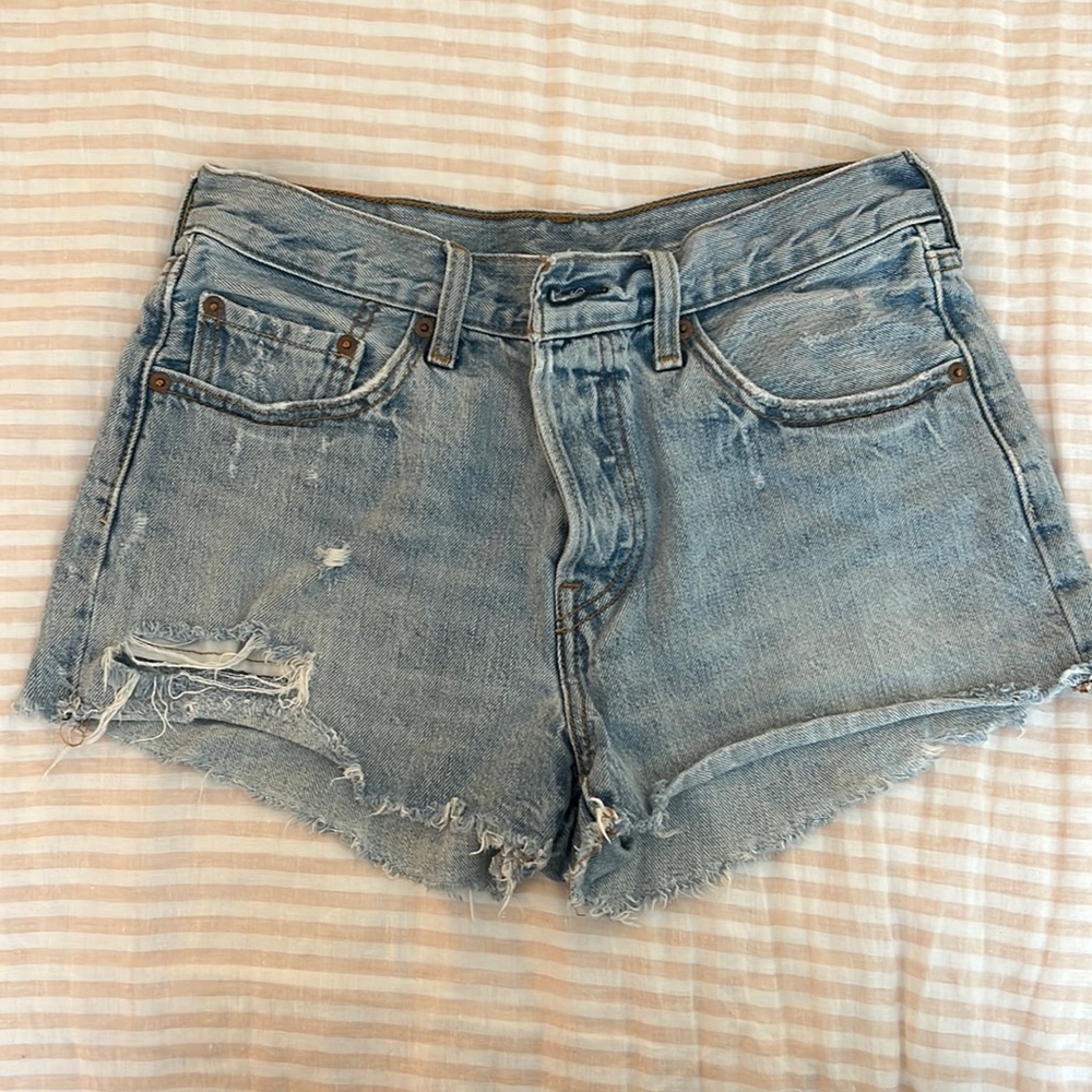High waisted Levi’s denim shorts